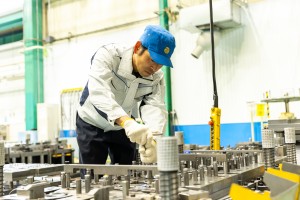 金型の組付け・調整・修理